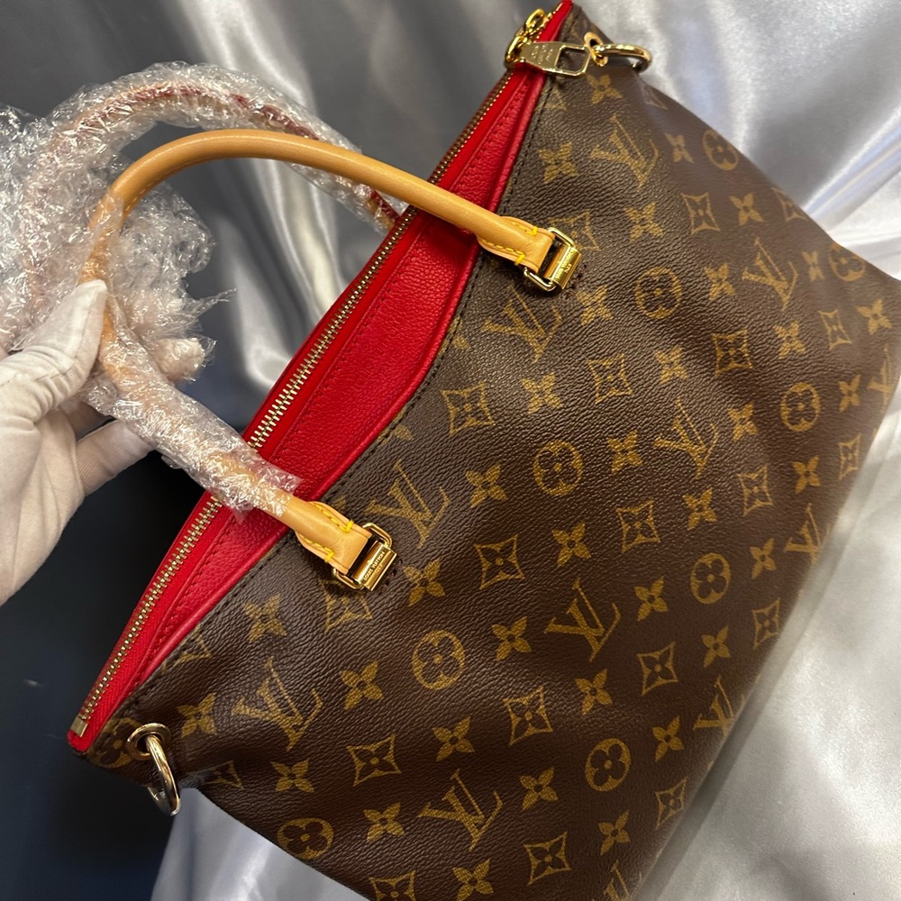 Louis Vuitton Brown and Red Shoulder Bag with Monogram Canvas - Authentic